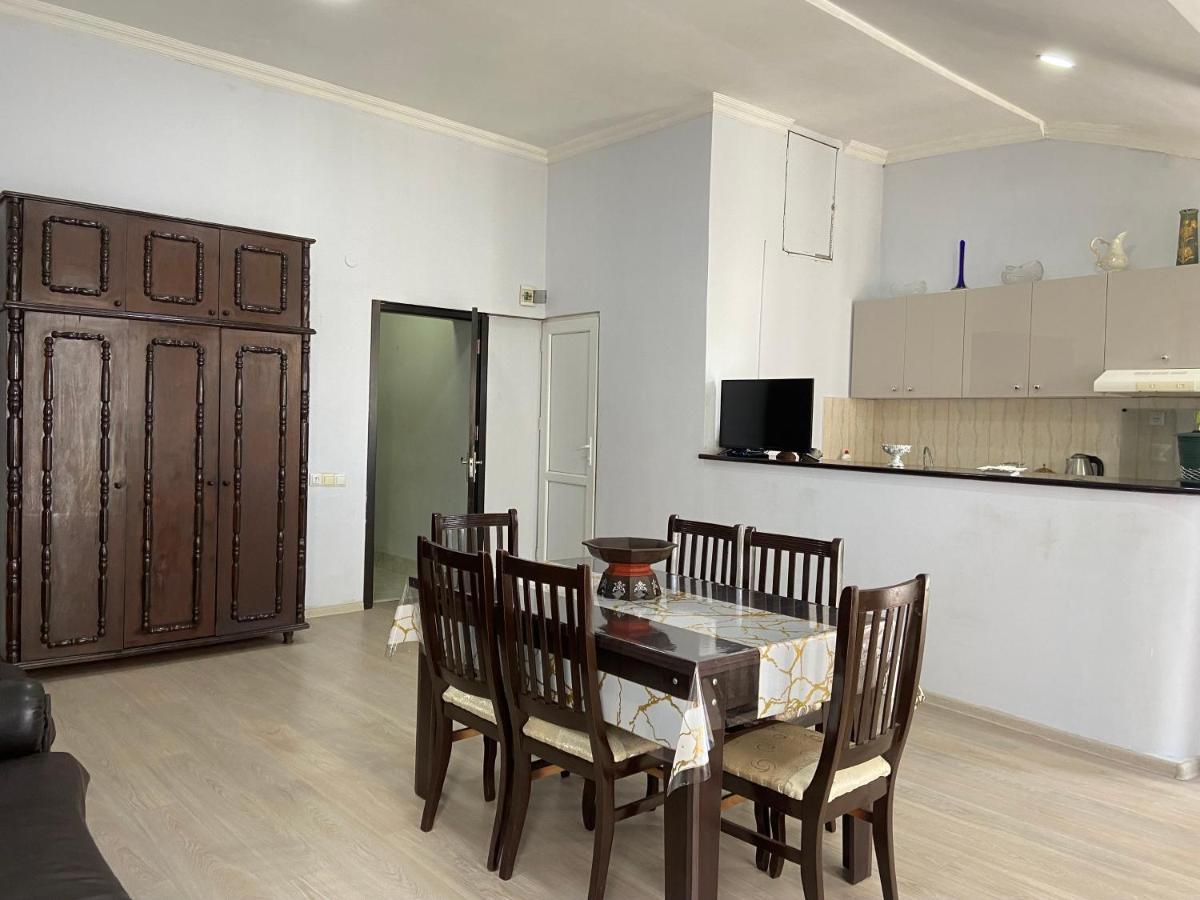 Apartment On Luka Asatiani 2 Batumi Bagian luar foto