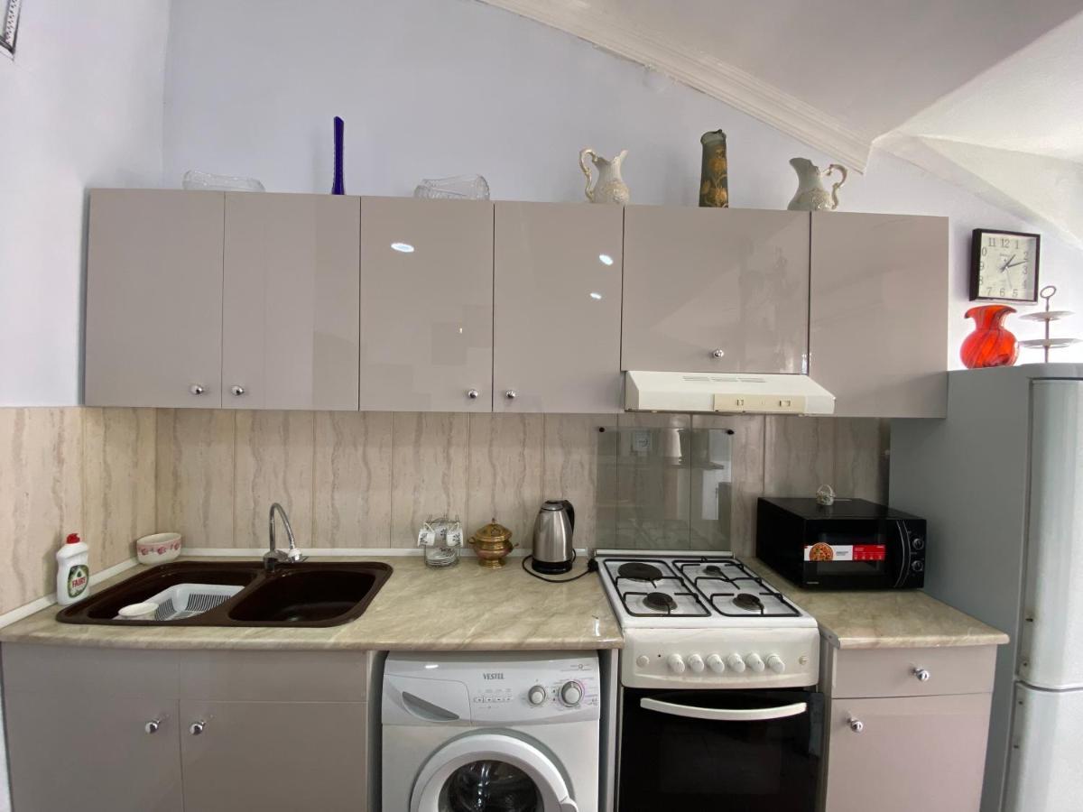 Apartment On Luka Asatiani 2 Batumi Bagian luar foto