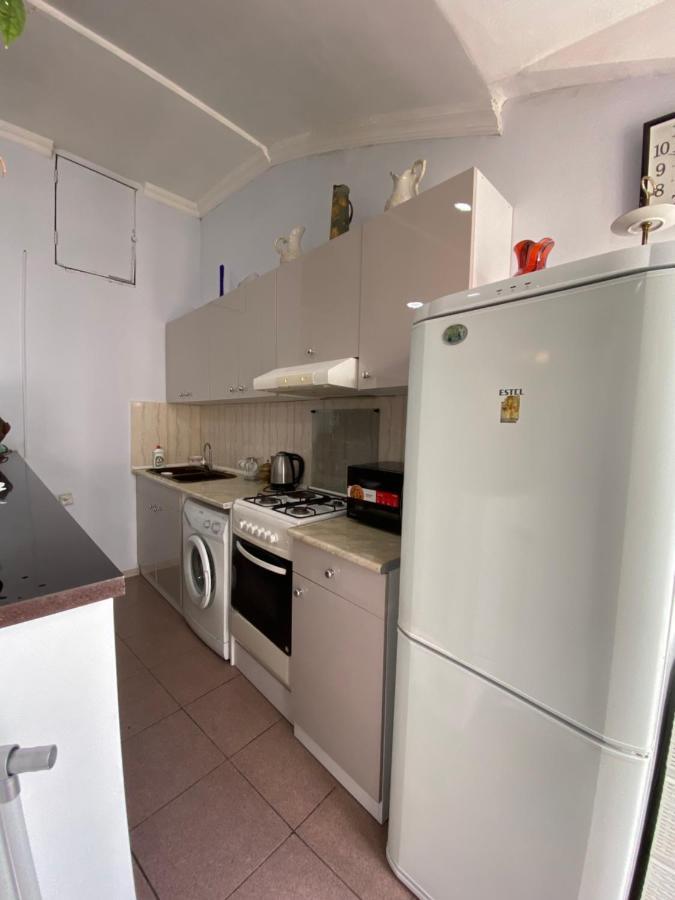 Apartment On Luka Asatiani 2 Batumi Bagian luar foto