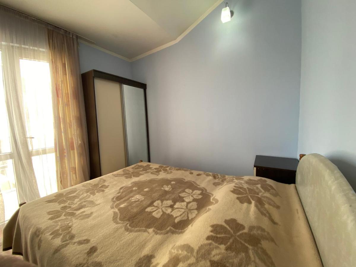 Apartment On Luka Asatiani 2 Batumi Bagian luar foto