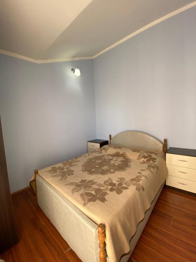 Apartment On Luka Asatiani 2 Batumi Bagian luar foto