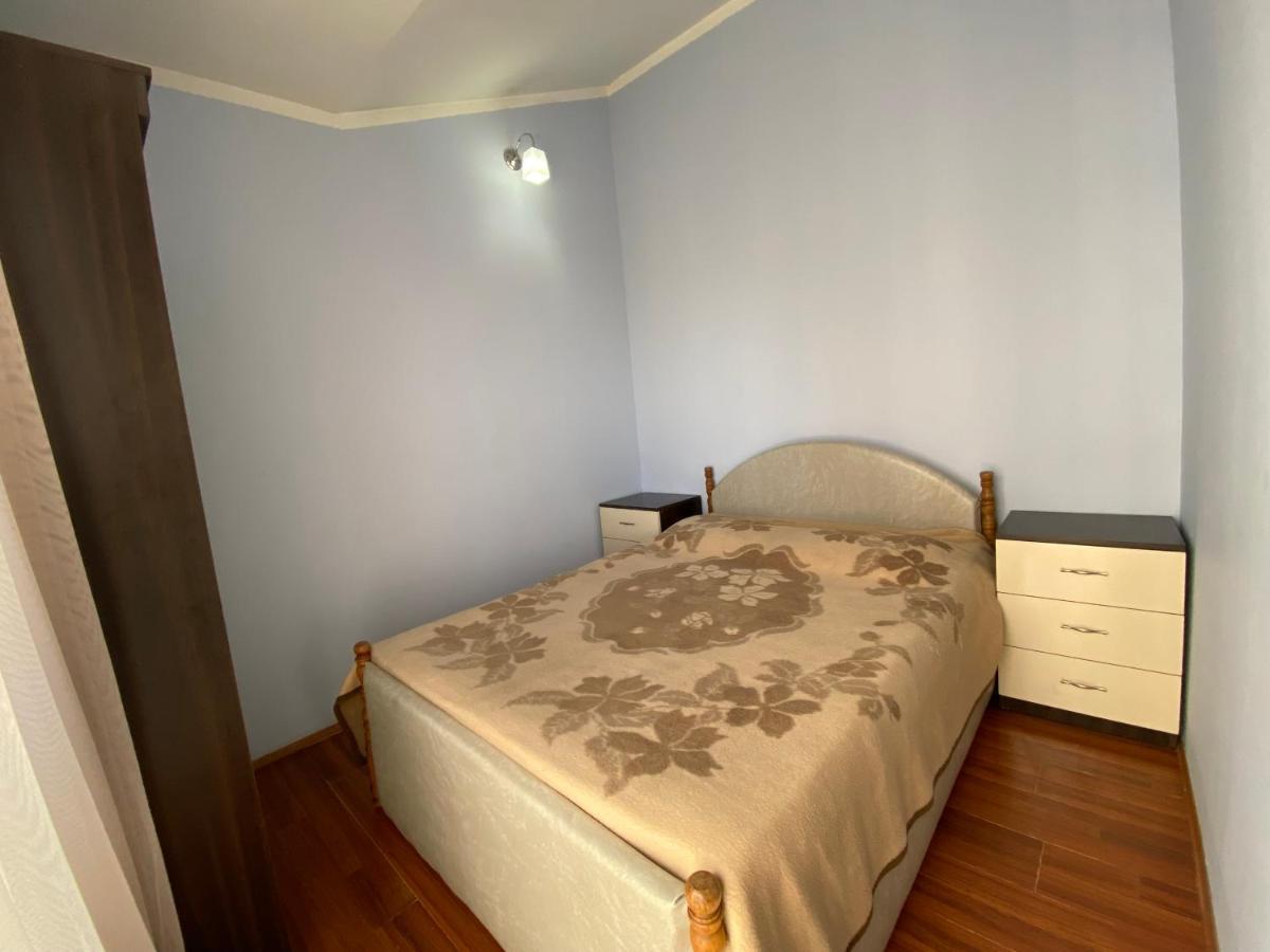 Apartment On Luka Asatiani 2 Batumi Bagian luar foto